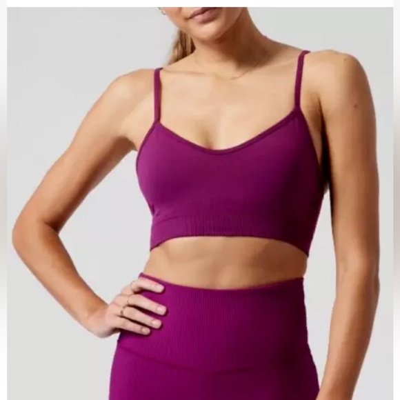 NWOT ATHLETA D-DD Renew SportBra in Exotic Fuchsia - Picture 1 of 8